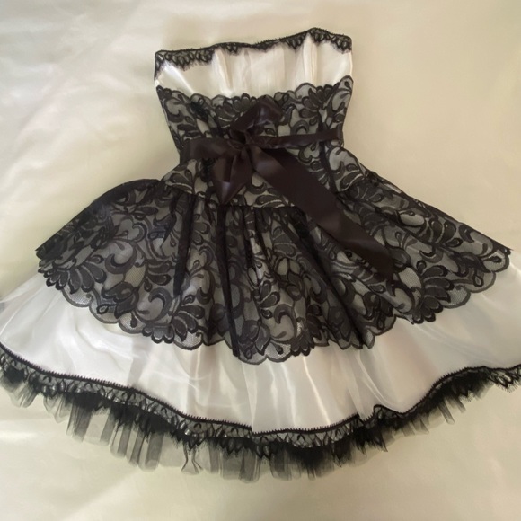Jessica McClintock White with black lace cocktail dress - Picture 3 of 12